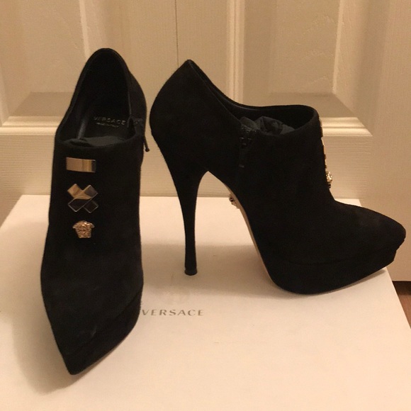 Versace runway booties! - Picture 2 of 6